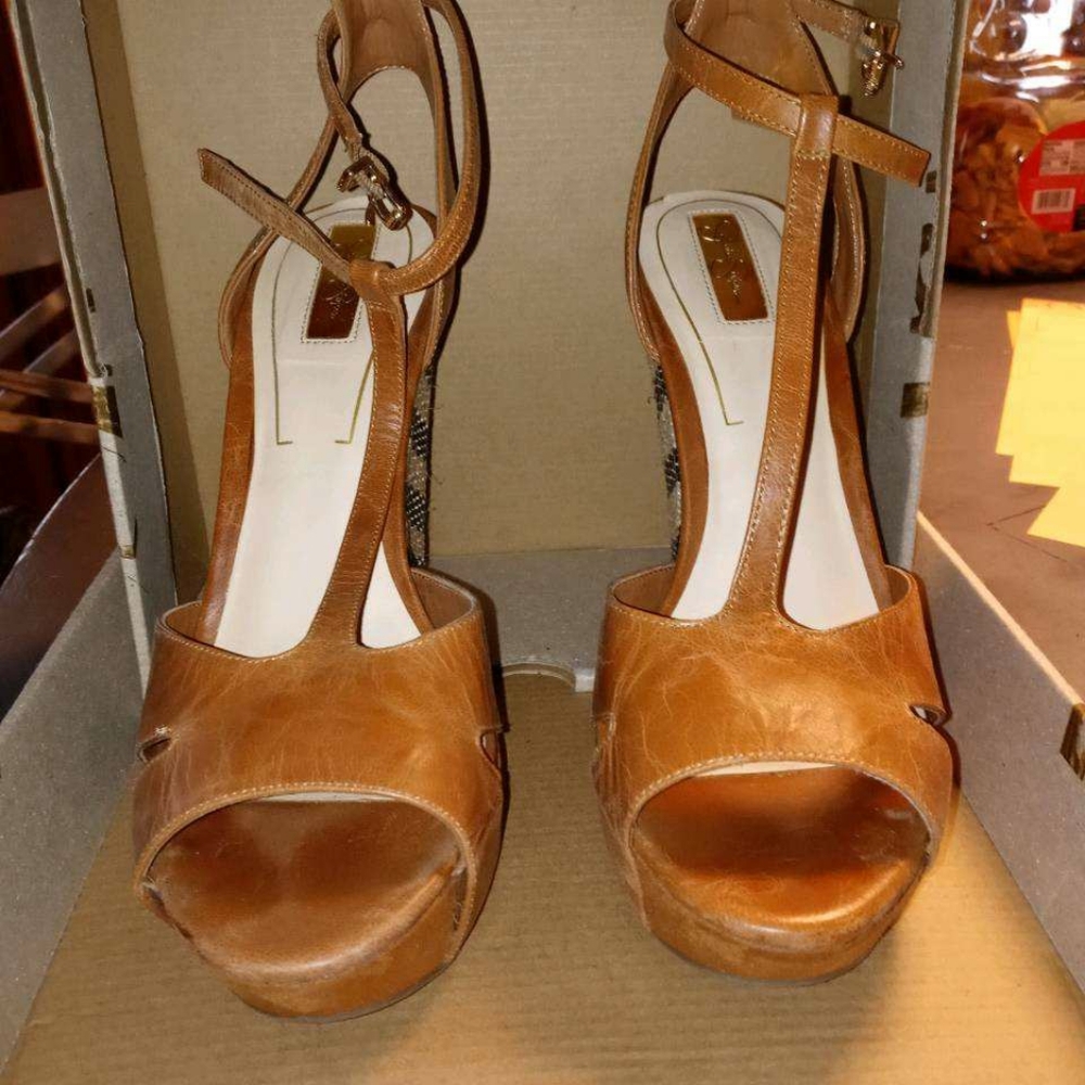 Jessica Simpson tan wedges